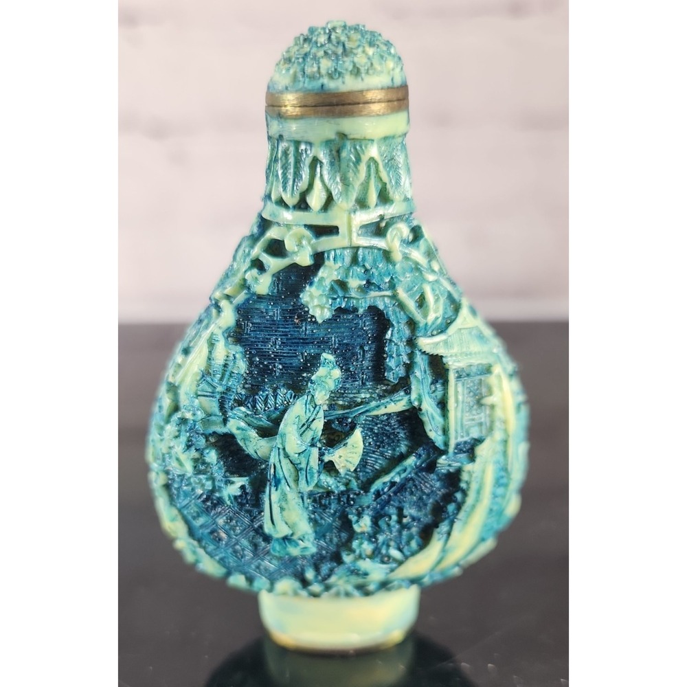 RARE 1800s Hand Carved Antique Chinese Snuff Bottle Green /Blue Collectors Gold!